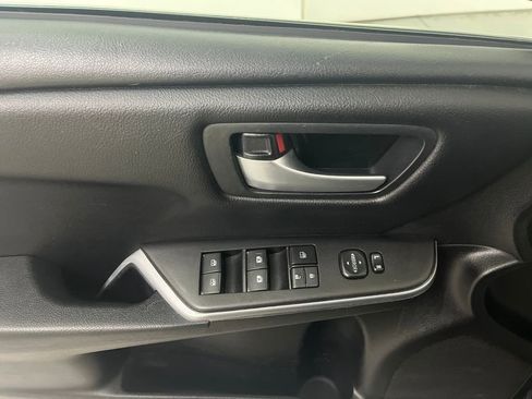 Used 2017 Toyota Camry SE image 51