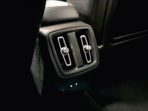 Certified 2023 Volvo XC40 B5 Plus image 34