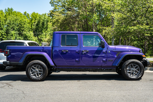 New 2026 Jeep Gladiator Sport AWD/4WD image 7