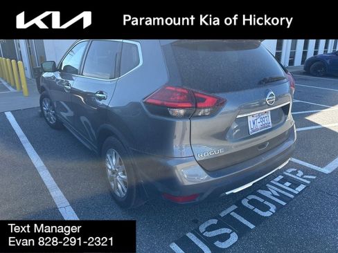 Used 2017 Nissan Rogue SV w/ Sun & Sound Touring Package image 4