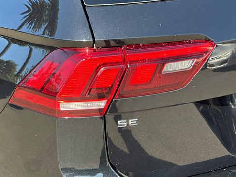 Used 2024 Volkswagen Tiguan SE AWD/4WD image 27