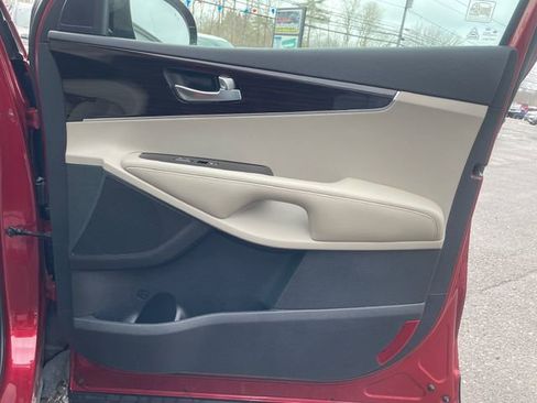 Used 2020 Kia Sorento LX image 18