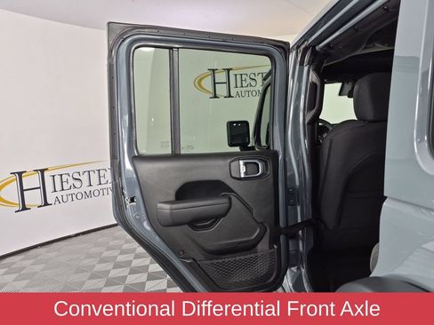 Used 2025 Jeep Wrangler Unlimited Sport AWD/4WD image 28
