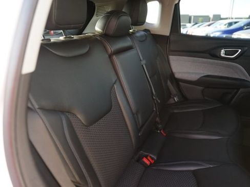 Used 2022 Jeep Compass Latitude FWD image 16