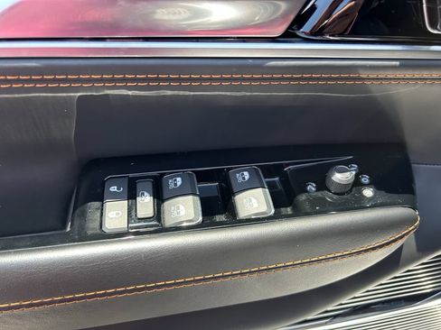 Used 2023 Jeep Grand Wagoneer Series III w/ Rear Seat Video Group 1 AWD/4WD image 23