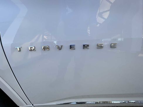 Used 2021 Chevrolet Traverse Premier image 31