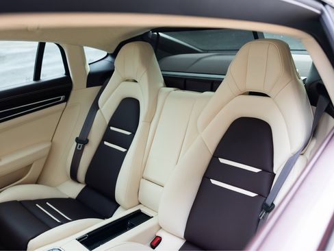 Used 2023 Porsche Panamera Turbo S Executive image 8