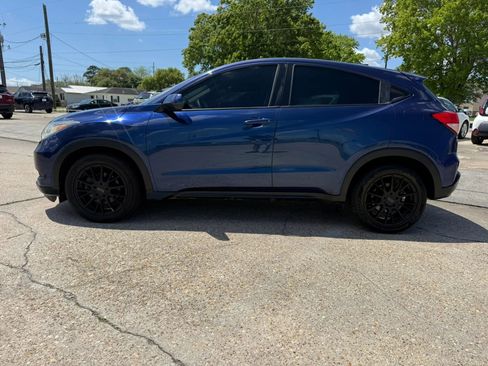 Used 2017 Honda HR-V LX image 9