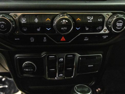 Used 2021 Jeep Wrangler Unlimited Willys image 30