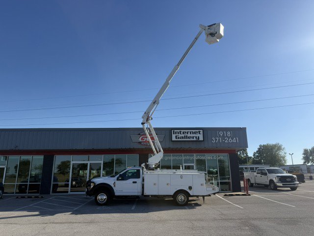 Used 2019 Ford F550 4x4 Regular Cab Super Duty image 1