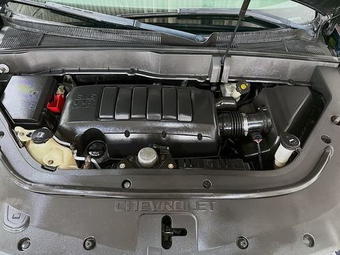 Used 2010 Chevrolet Traverse LT w/ Personal Connectivity Package FWD image 28
