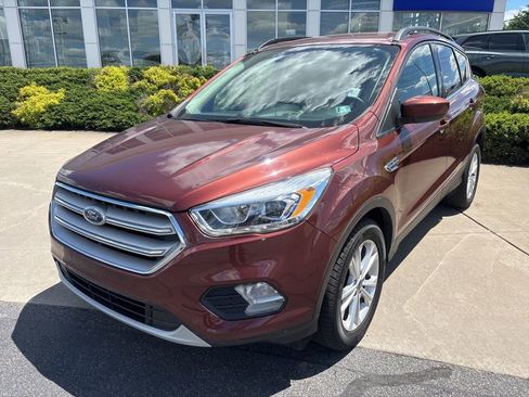 Used 2018 Ford Escape SEL FWD image 2