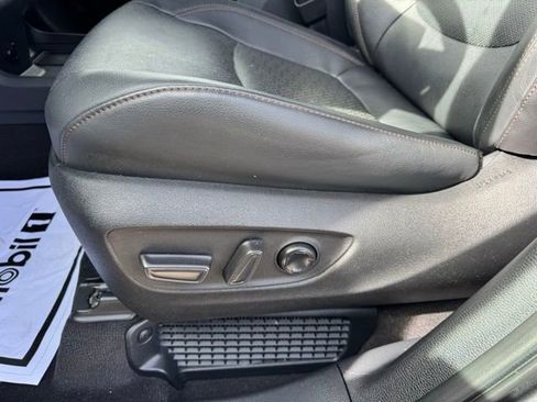 Used 2025 Toyota Sienna Platinum image 13