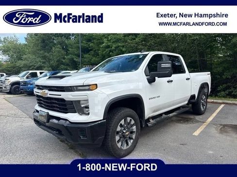 Used 2024 Chevrolet Silverado 2500 Custom w/ Custom Convenience Package AWD/4WD image 1