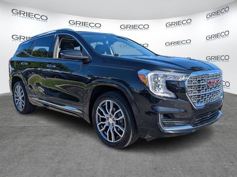 Used 2022 GMC Terrain Denali image 1