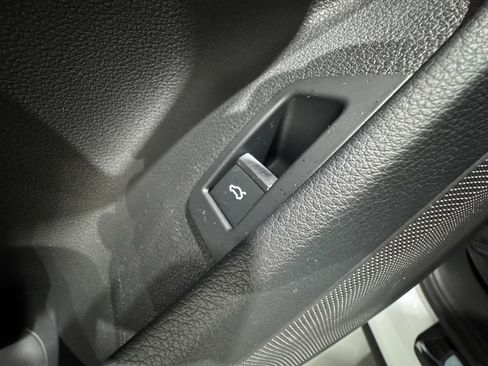 Used 2023 Audi Q7 2.0T Premium w/ Convenience Package image 32