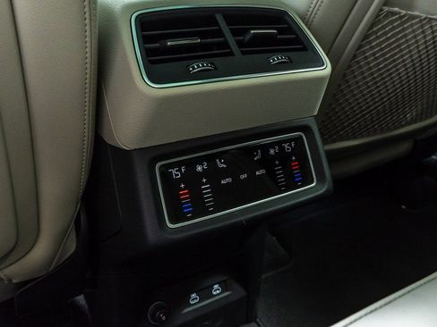 Used 2024 Audi Q8 e-tron Premium image 25