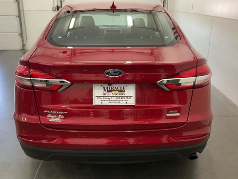 Used 2020 Ford Fusion SE FWD image 5