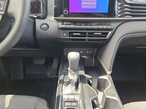 Used 2025 Toyota Camry LE FWD image 11