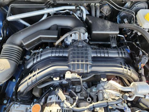 Used 2024 Subaru Crosstrek 2.0i Premium image 19