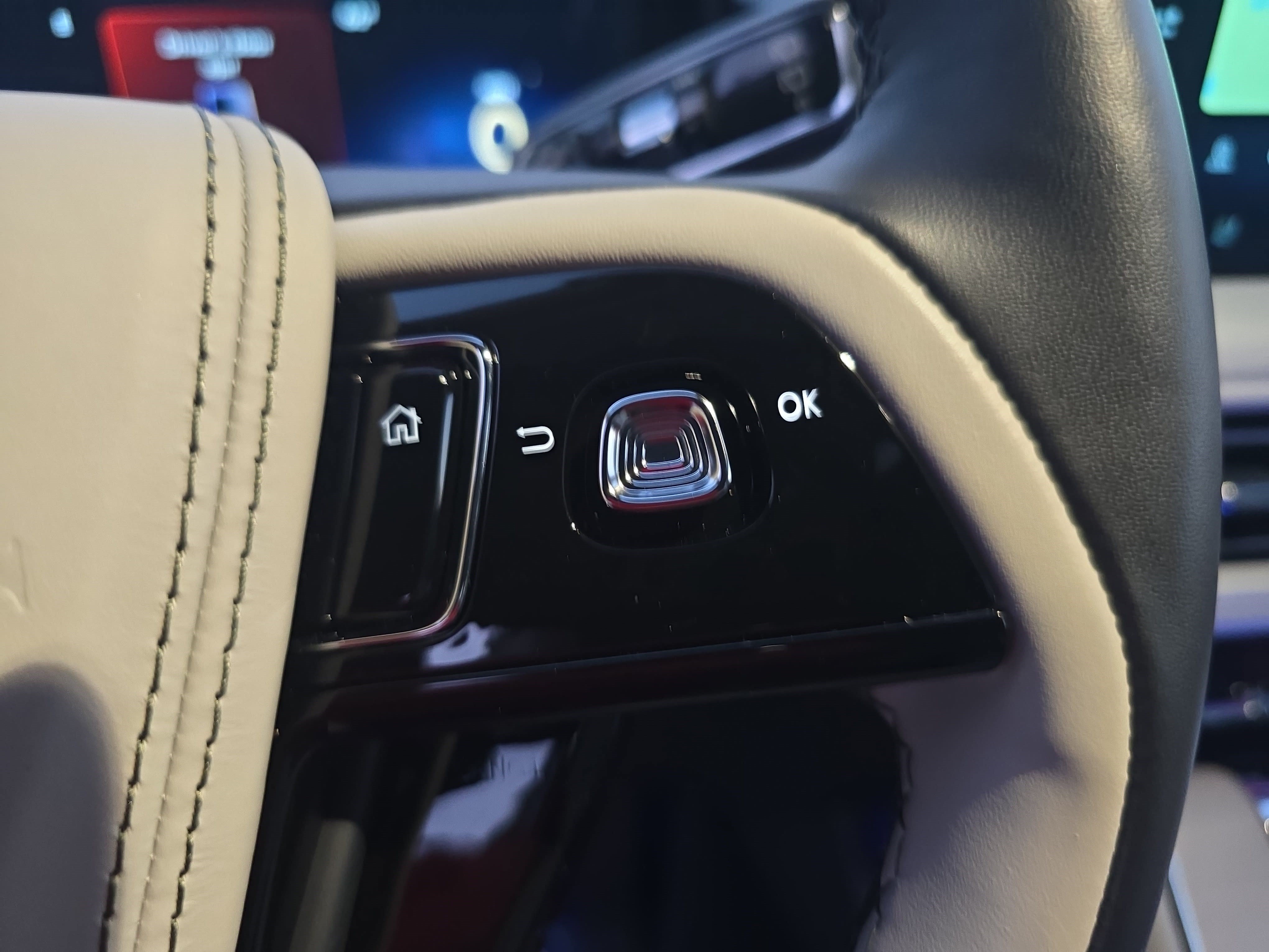 Used 2026 Lincoln Aviator Reserve w/ Luxury Package RWD image 19