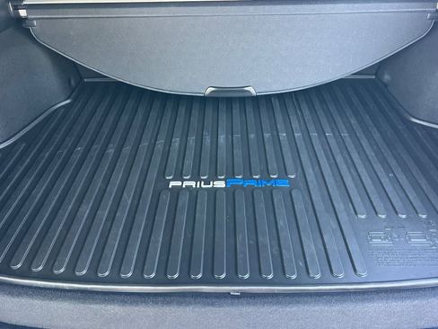 Used 2022 Toyota Prius Prime LE FWD image 17
