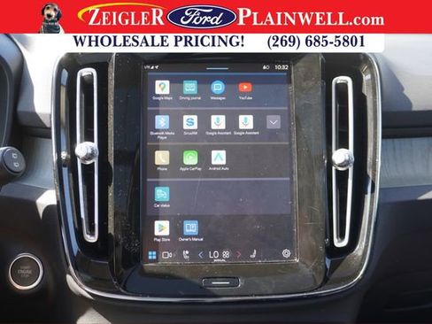 Used 2023 Volvo XC40 B5 Plus w/ Protection Package Premier image 22