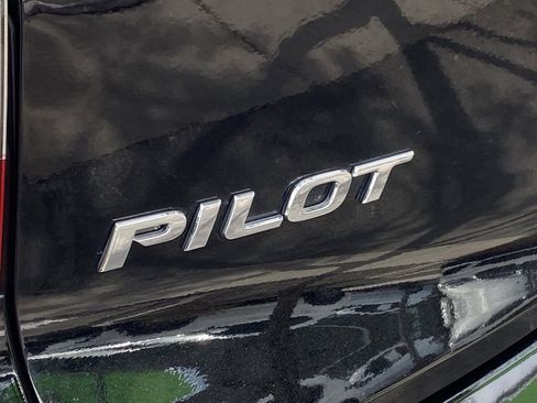 Used 2020 Honda Pilot Elite image 11