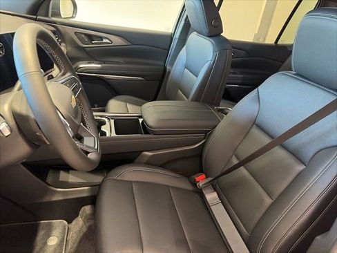 New 2026 Chevrolet Traverse LT w/ Driver Confidence Package AWD/4WD image 12