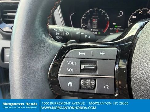 Used 2025 Honda Pilot TrailSport image 8