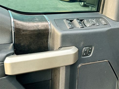 Used 2022 Ford F250 Lariat w/ Lariat Ultimate Package image 21