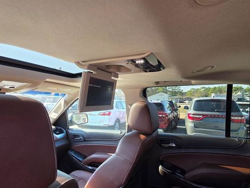 Used 2015 Chevrolet Suburban LTZ image 8