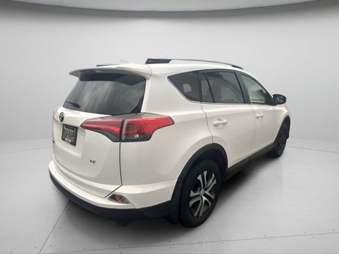 Used 2018 Toyota RAV4 LE w/ All Weather Liner Package FWD image 6