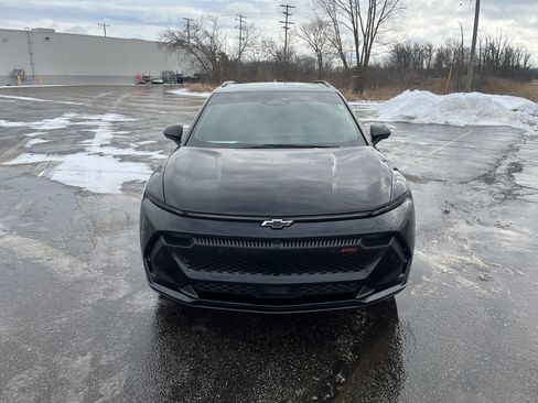 Used 2024 Chevrolet Equinox EV RS image 2