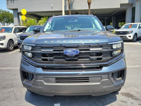 New 2026 Ford Expedition Active image 3