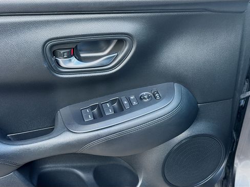 Certified 2023 Honda HR-V LX image 16