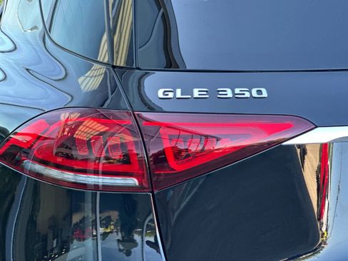 Used 2022 Mercedes-Benz GLE 350 4MATIC w/ Premium Package image 25