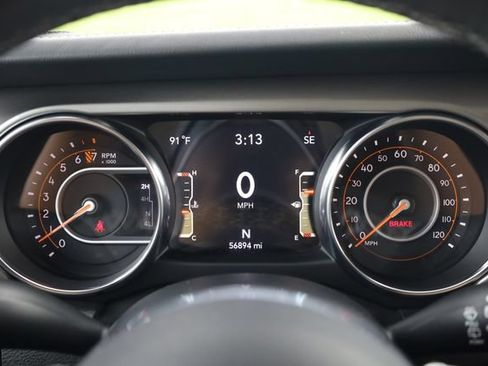 Used 2019 Jeep Wrangler Unlimited Sahara w/ Safety Group AWD/4WD image 16