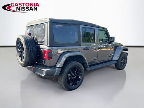 Used 2023 Jeep Wrangler Unlimited Sahara AWD/4WD image 9