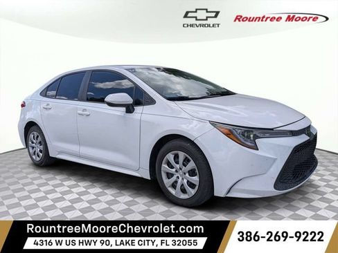 Used 2020 Toyota Corolla LE FWD image 1