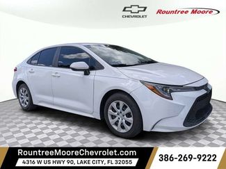 Used 2020 Toyota Corolla LE FWD video 1