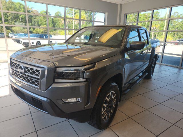 Used 2022 Nissan Frontier SV w/ SV Premium Package AWD/4WD image 5