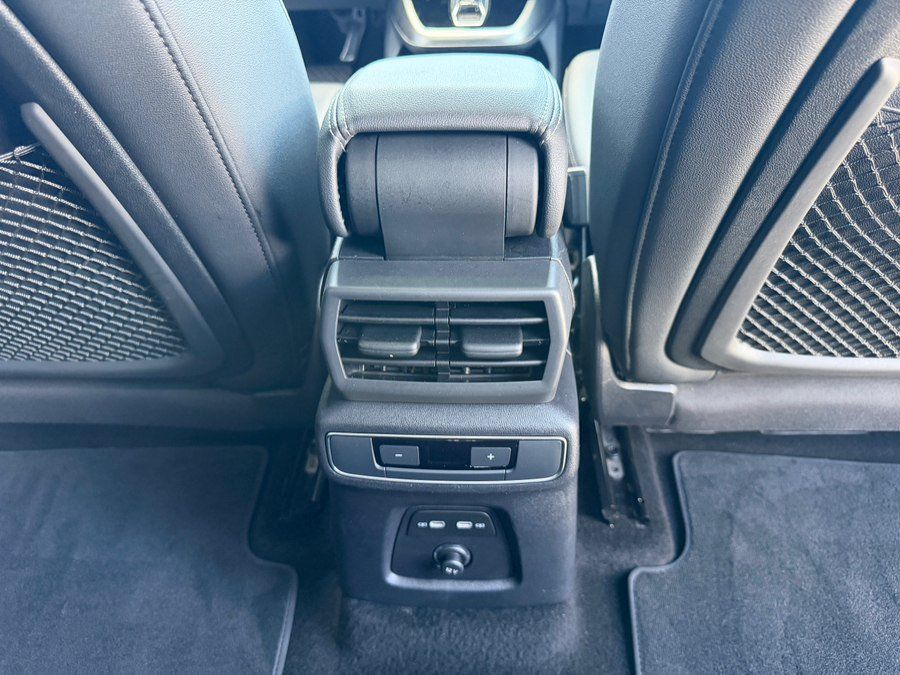 Used 2024 Audi Q4 e-tron Premium Plus w/ Premium Plus AWD/4WD image 39