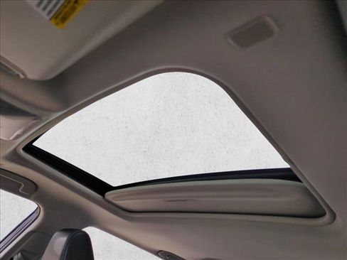 Used 2023 Toyota RAV4 XLE Premium FWD image 15