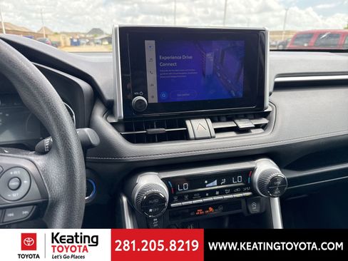 Used 2025 Toyota RAV4 XLE image 21