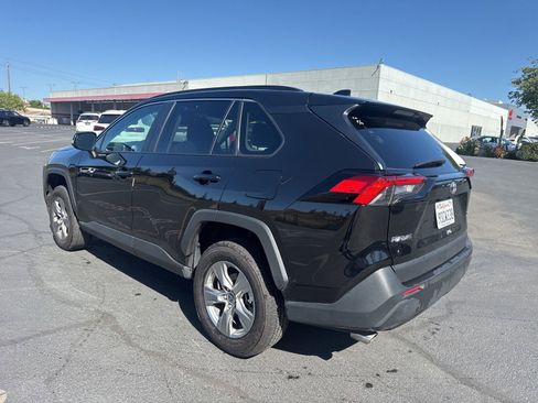 Used 2025 Toyota RAV4 XLE FWD image 5