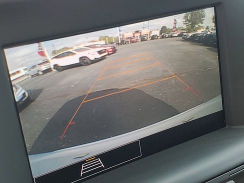 Used 2022 GMC Terrain SLE w/ Driver Convenience Package image 19