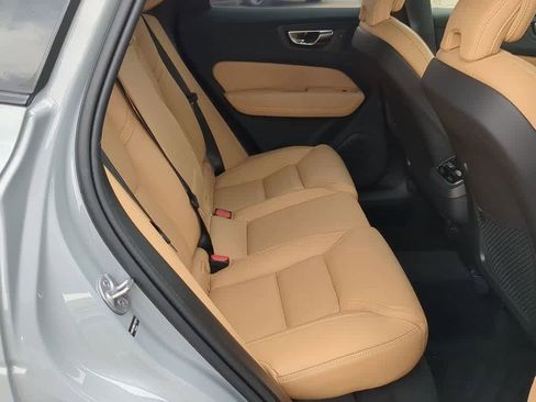 Certified 2025 Volvo XC60 B5 Ultra AWD/4WD image 19