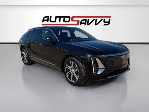 Used 2025 Cadillac Lyriq Luxury w/ LPO, Floor Liner Package AWD/4WD image 1