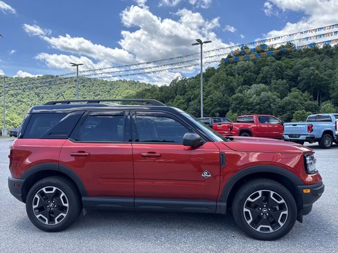 Used 2023 Ford Bronco Sport Outer Banks w/ Tech Package AWD/4WD image 5